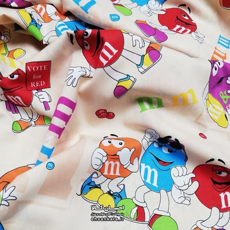 ملافه عروسکی طرح M&M ام اند ام