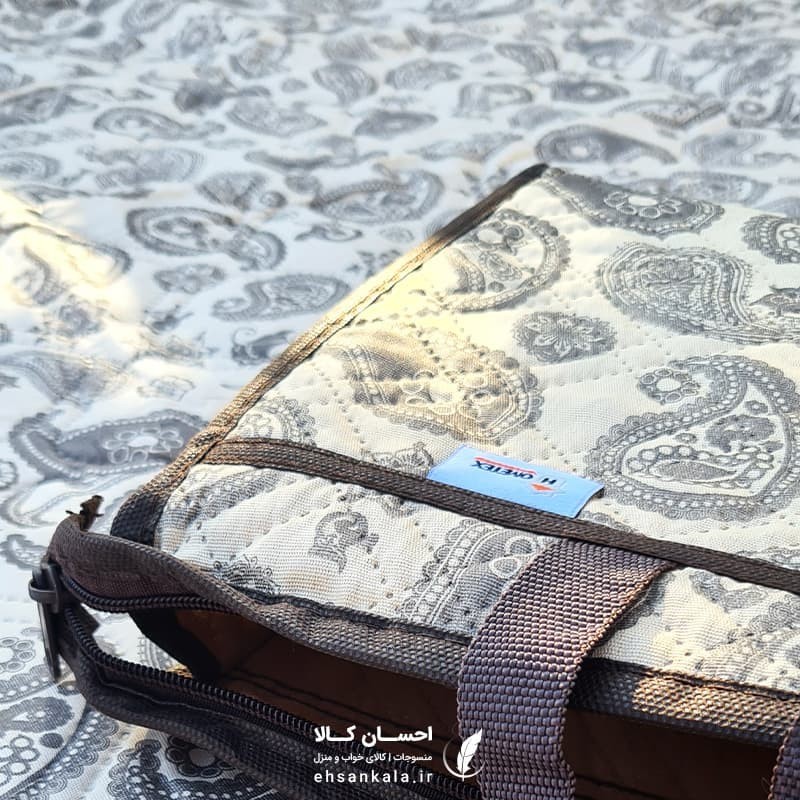 زیرانداز ضدآب